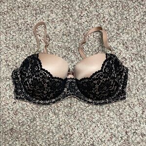 Victoria’s Secret Elegant Black Lace on nude Women's balconnet Bra